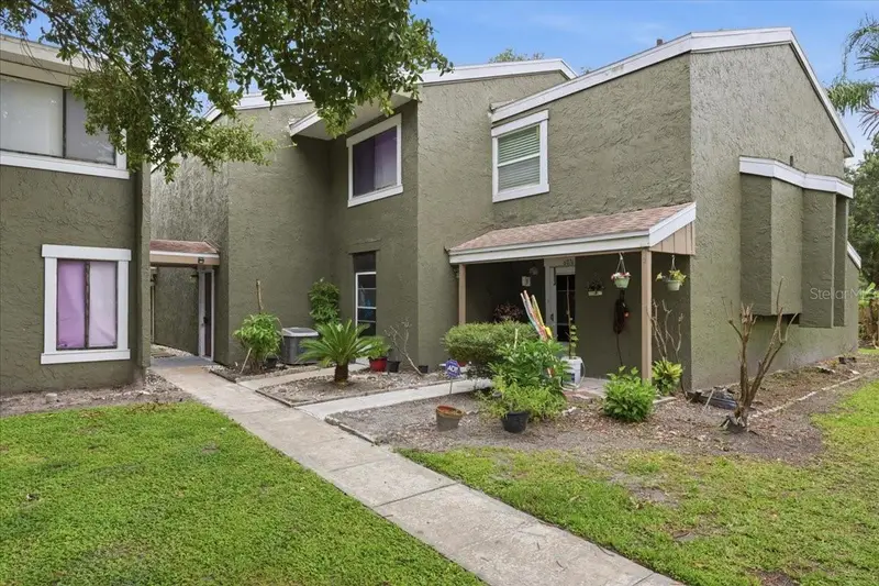 6074 Peregrine Ave #B02, FL