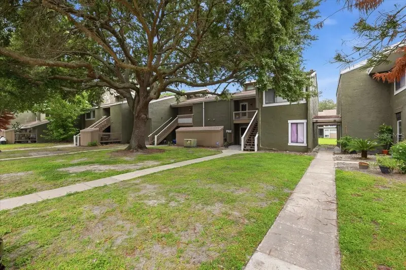 6074 Peregrine Ave #B02, FL