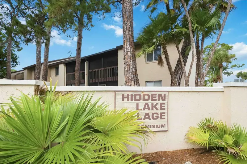 2752 Hidden Lake Blvd #C, FL