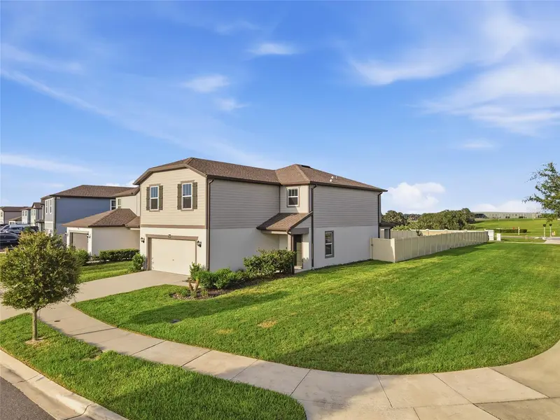 9018 Rally Spring Loop, FL