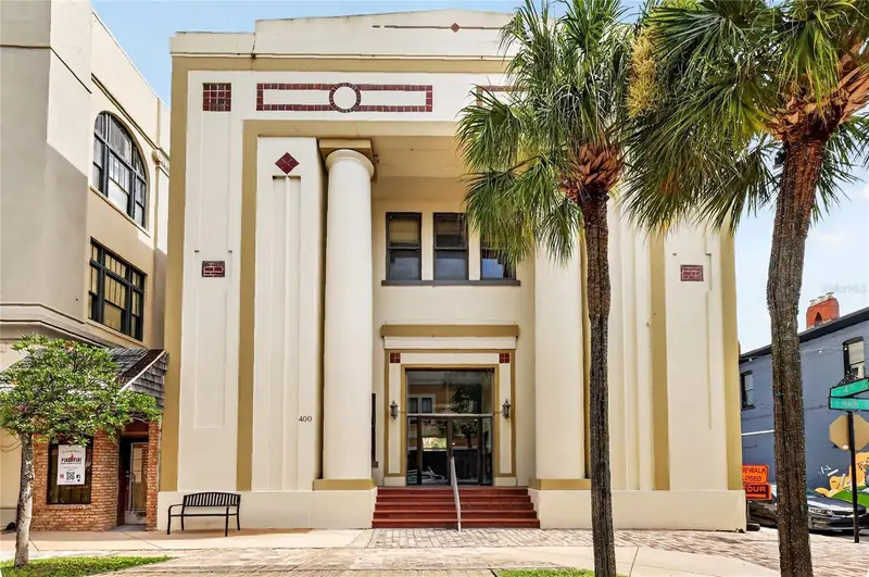 400 W Main St, FL