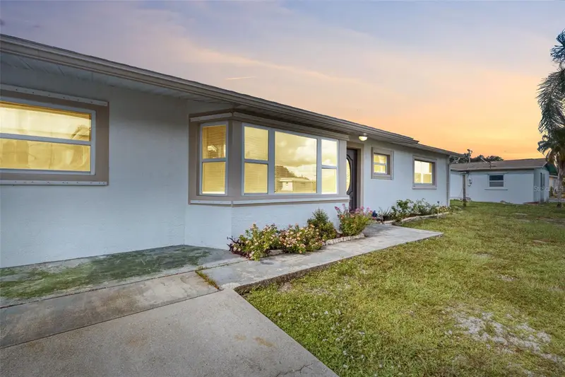 18186 Iris Rd, FL