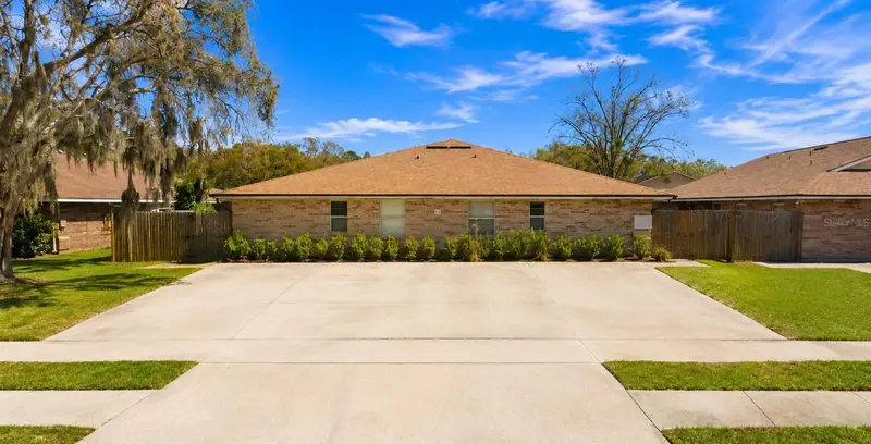 3132 Bloomingdale Villas Ct, FL