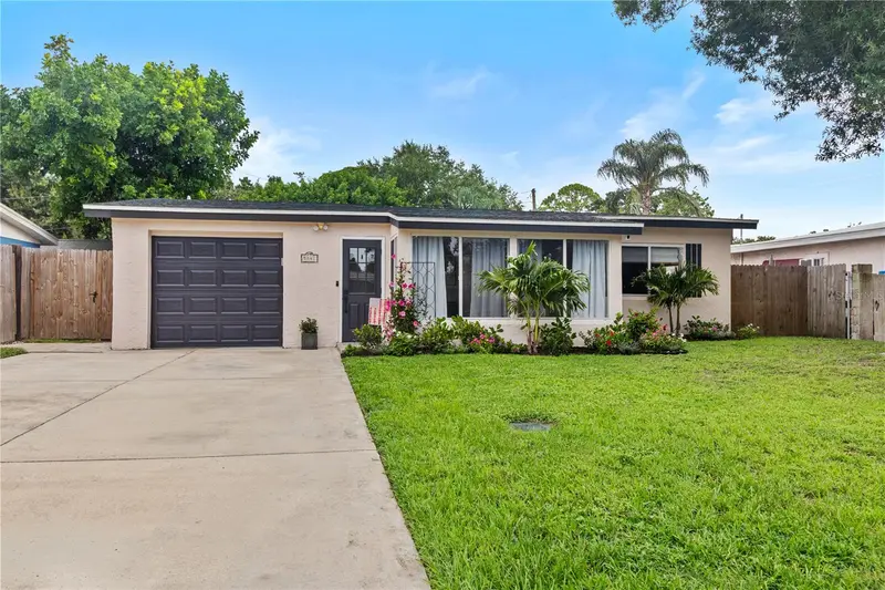 5841 67th Ave N, FL