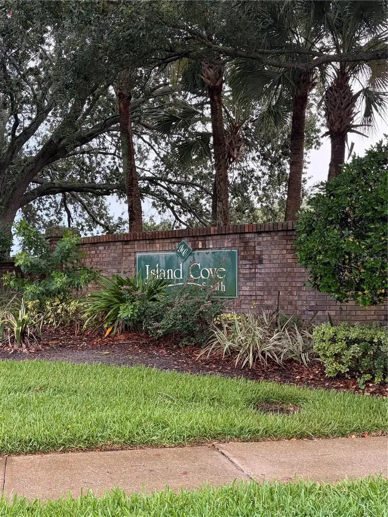 14864 Laguna Beach Cir, FL