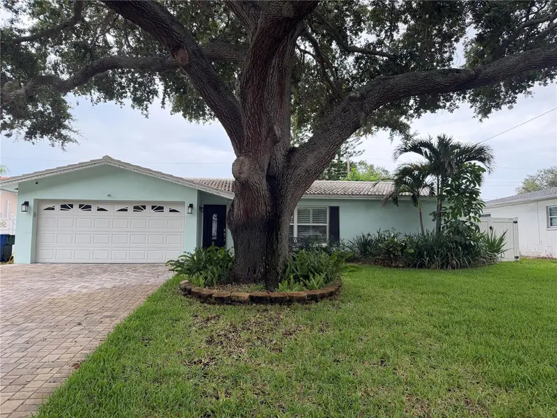 704 23rd St Sw, FL