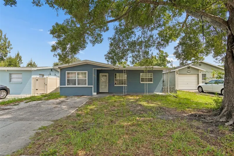 3521 74th Ave N, FL