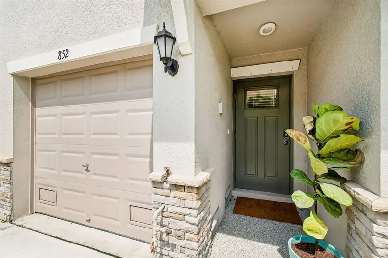 852 Tennyson Mill Cir, FL