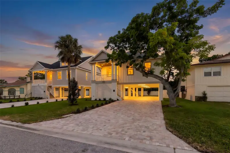 Shoreacres Center listing