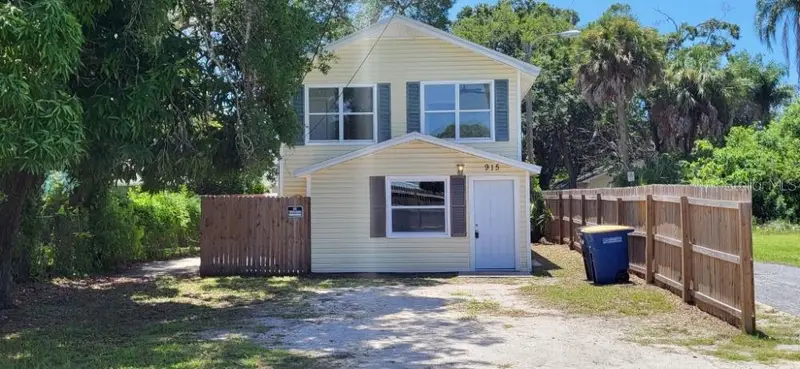 915 Seminole St, FL