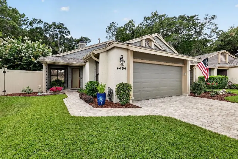 4404 Ne 4th St, FL