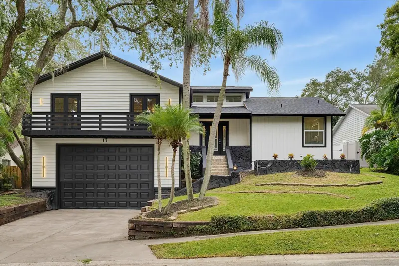17 Pinewood Cir, FL