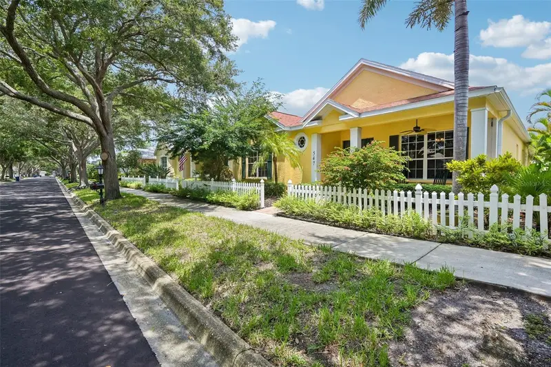 547 Meadow Sweet Cir, FL