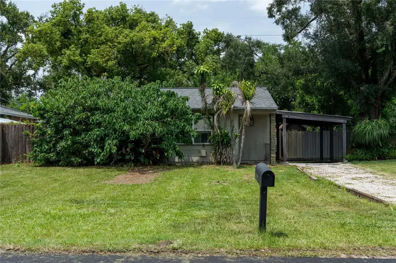 304 E Hydrangia St, FL