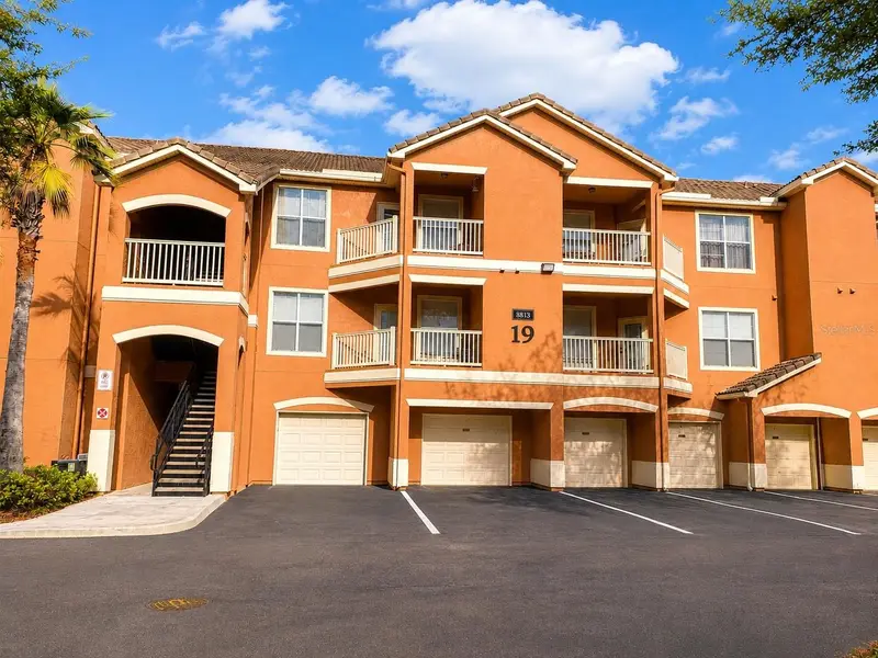 8813 Villa View Cir #204, FL
