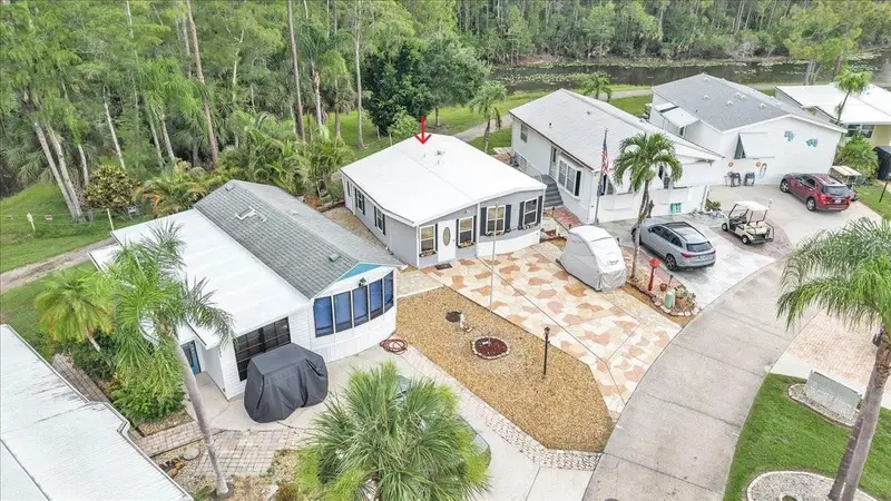 10933 Brown Pelican Cir, FL