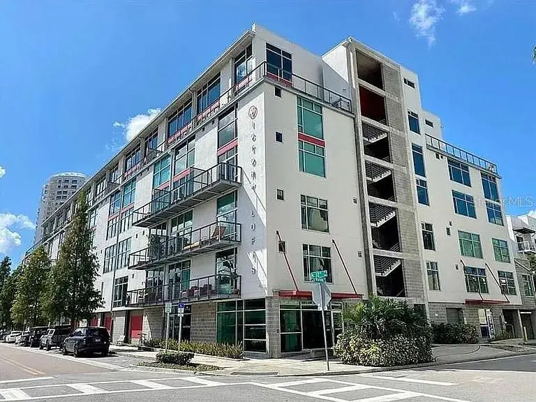101 S 12th St #302, FL