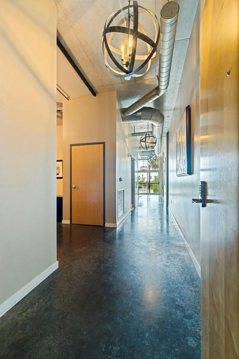 101 S 12th St #302, FL
