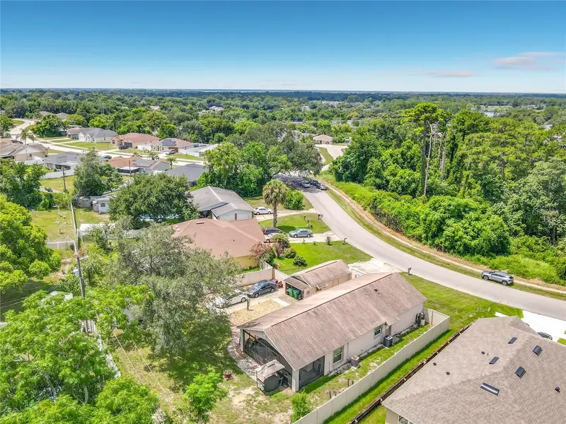 1123 W Hancock Dr, FL