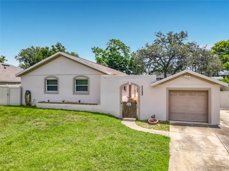 1123 W Hancock Dr, FL