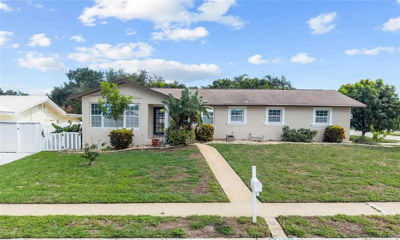 14331 Apache Ave, FL