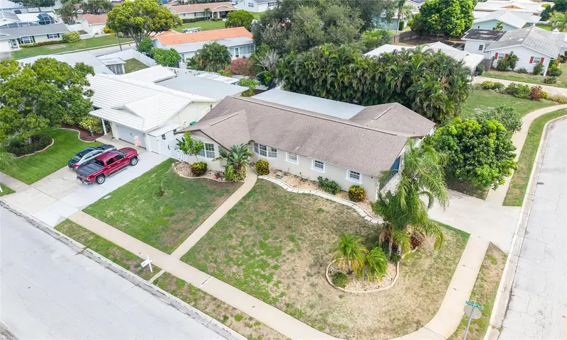 14331 Apache Ave, FL