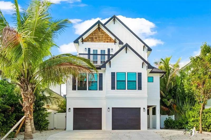 211 Grant Dr, FL