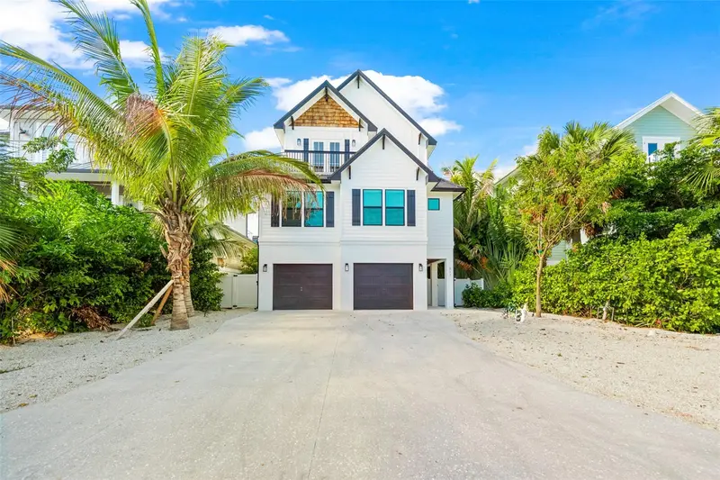 211 Grant Dr, FL