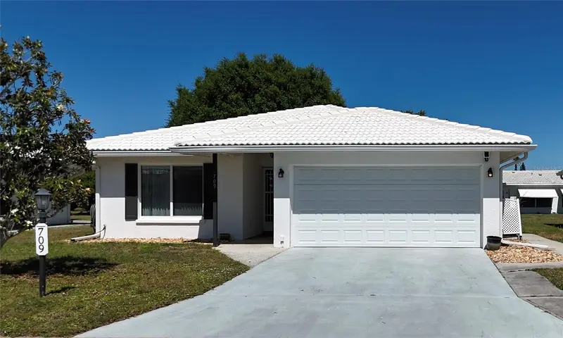 709 Hickory Ln, FL