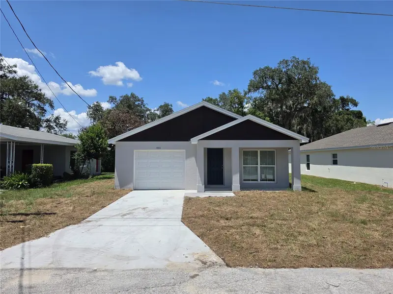 851 Avenue R Ne, FL