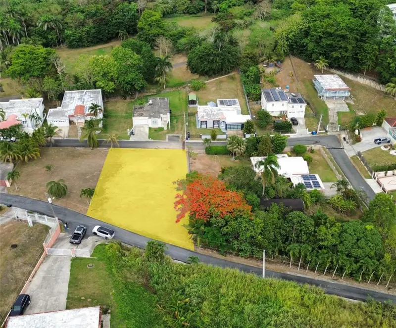 12 Miramelinda St Paraiso Santa Barbara, PR