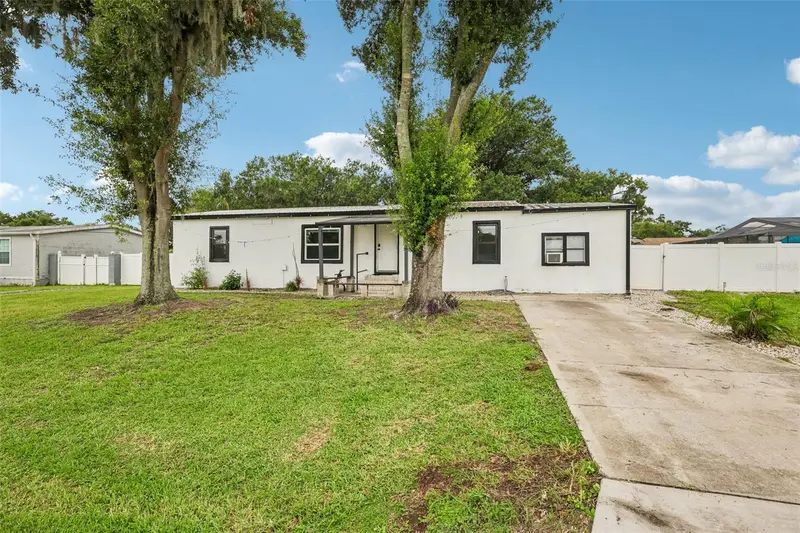 8620 Indian Ridge Trl, FL