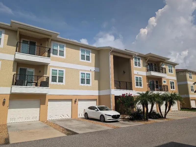 6420 Banyan Blvd #203, FL