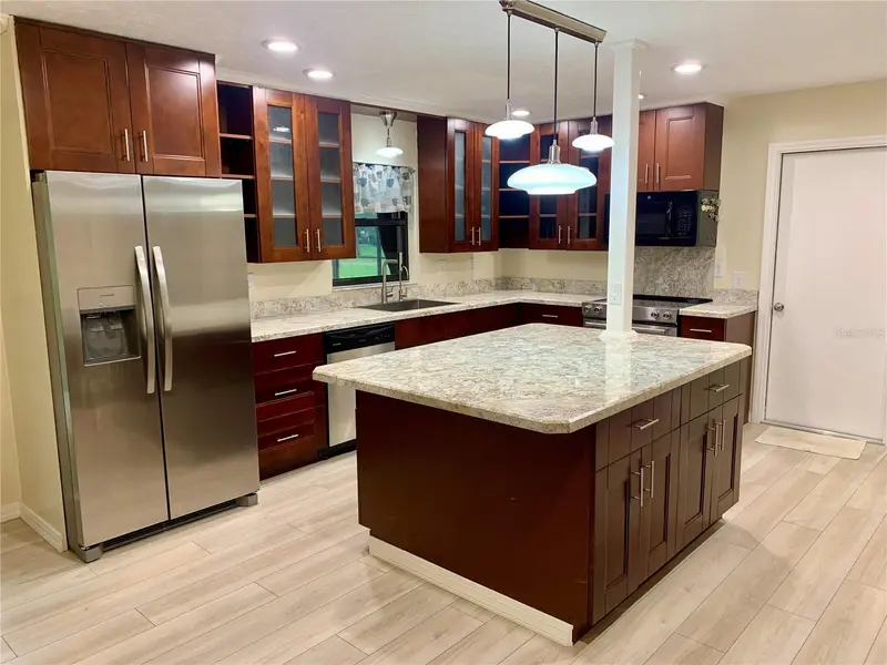 660 Sundance Trl, FL