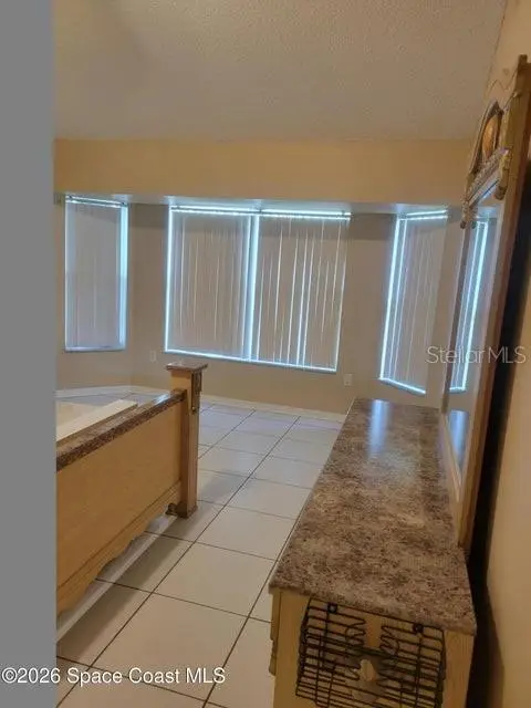 281 Seahorse Cir Se, FL