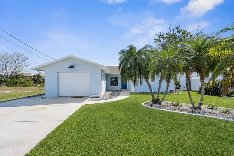 4390 6th Isle Dr, FL