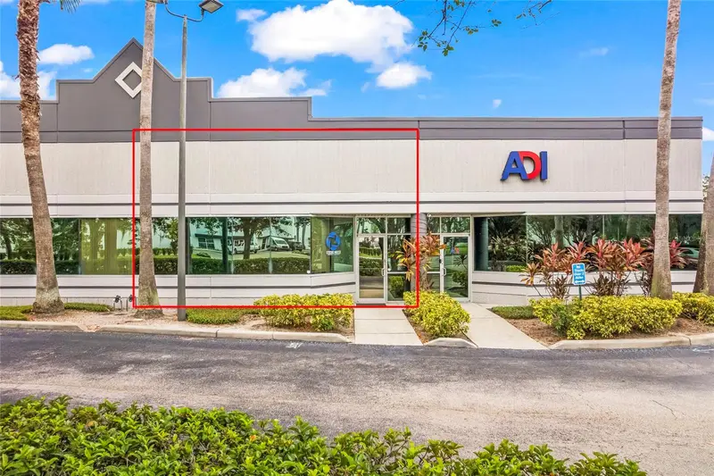 7901 Kingspointe Pkwy #2, FL