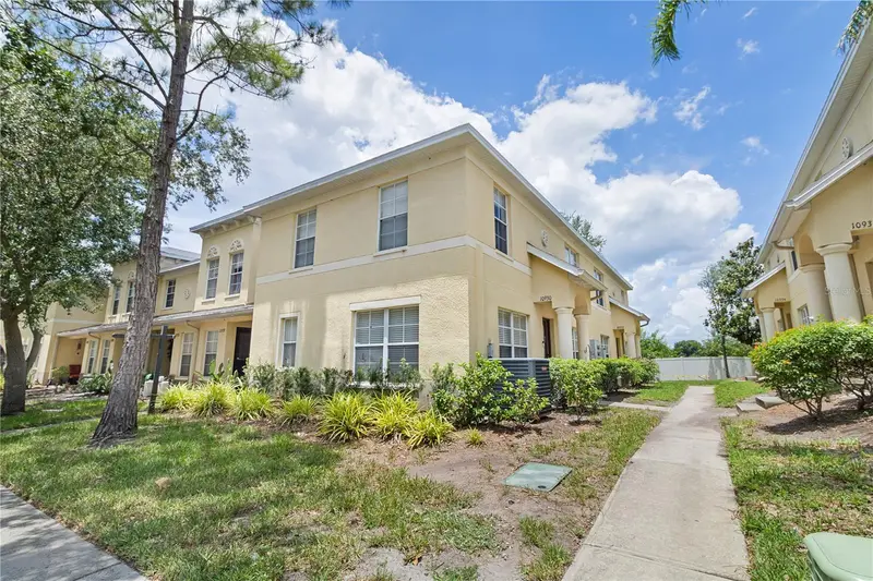 10932 Brickside Ct #10932, FL