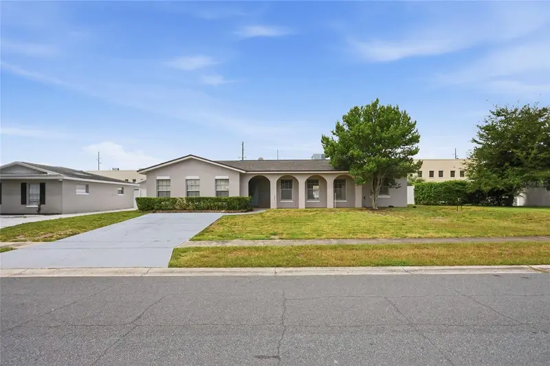 4 Carriage Hill Cir, FL