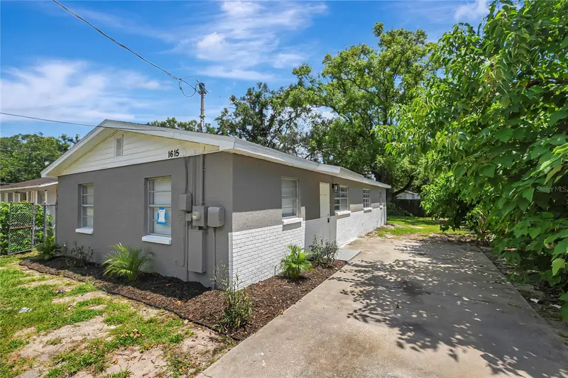 1615 E Sitka St, FL