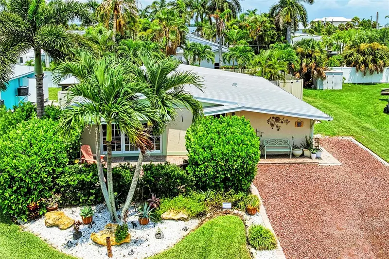 2711 Avenue C, FL