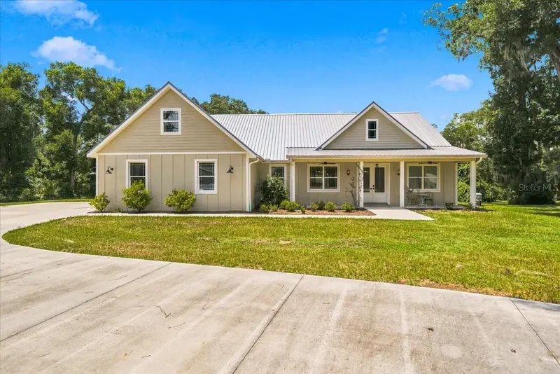 32 N Shadow Wood Dr, FL