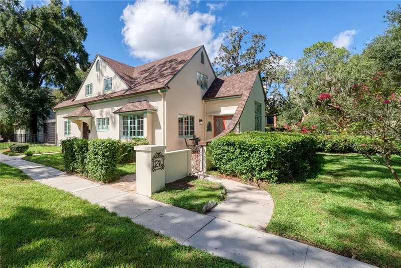 1216 Golden Ln, FL