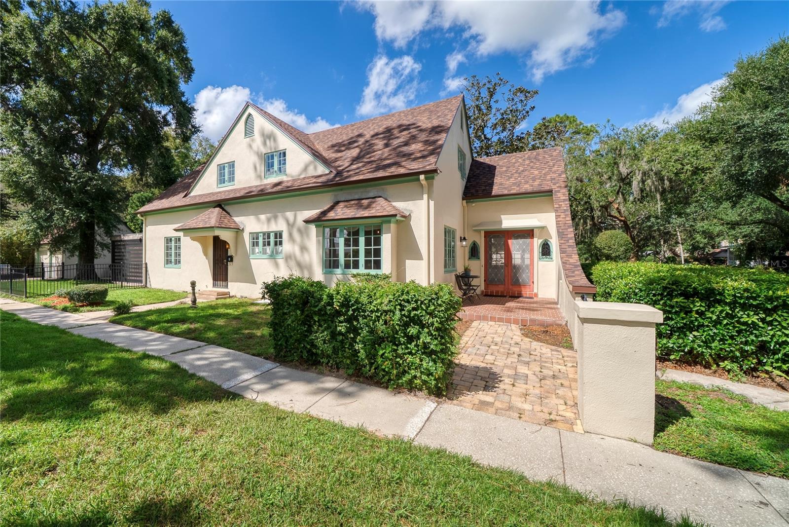 1216 Golden Ln, FL