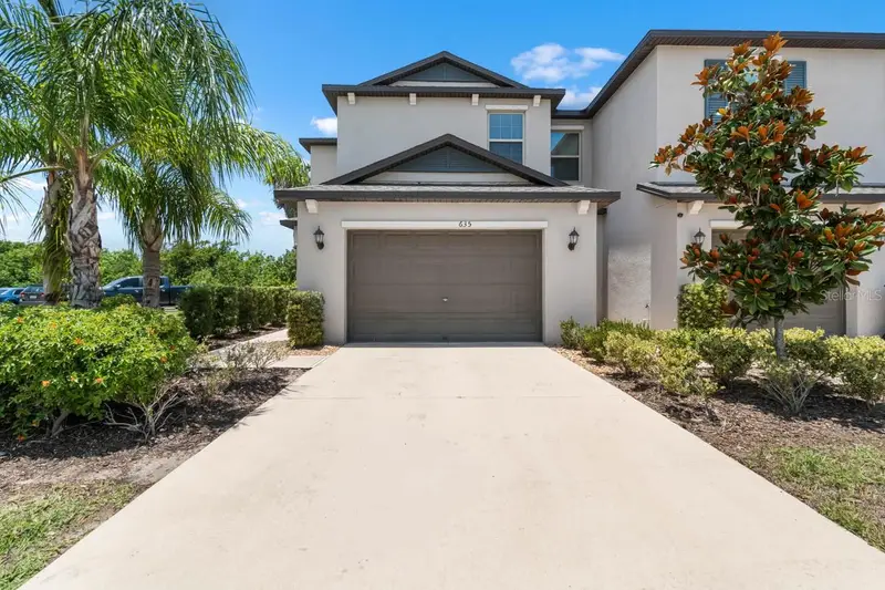 635 Royal Empress Dr, FL
