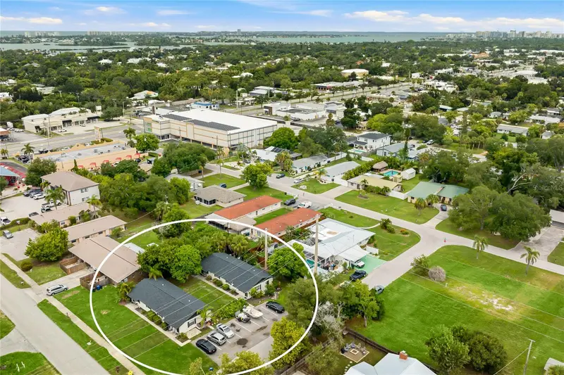 2047 & 2051 Fiesta Dr, FL