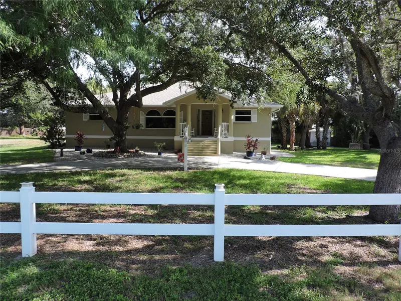 905 Colonial Rd, FL
