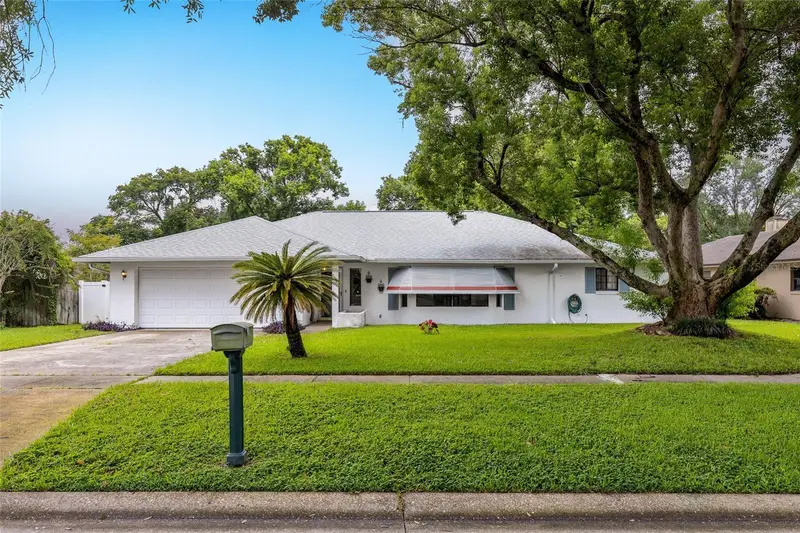 521 Fernwood Dr, FL