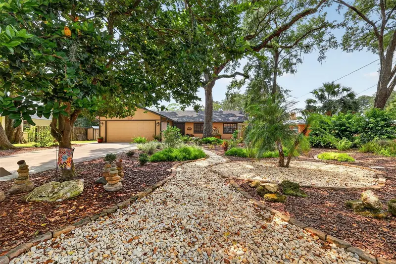 2115 Suzanne Dr, FL