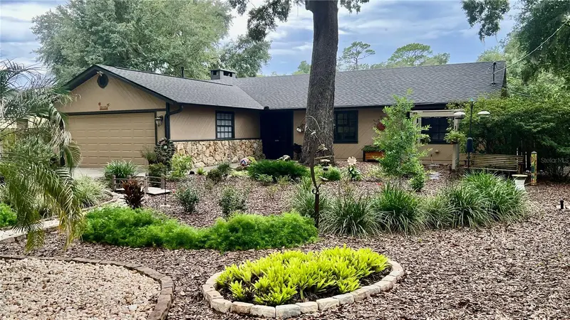 2115 Suzanne Dr, FL
